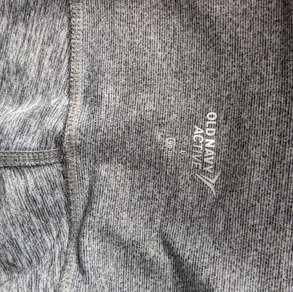 High-Rise Compression Workout Crops - Picture 2 of 3